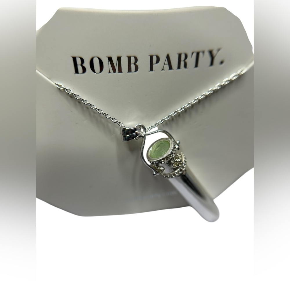 Ring Bomb Party RBP #2864 Dedicated to Greatness Genuine Green Quartz Necklace - Picture 2 of 6